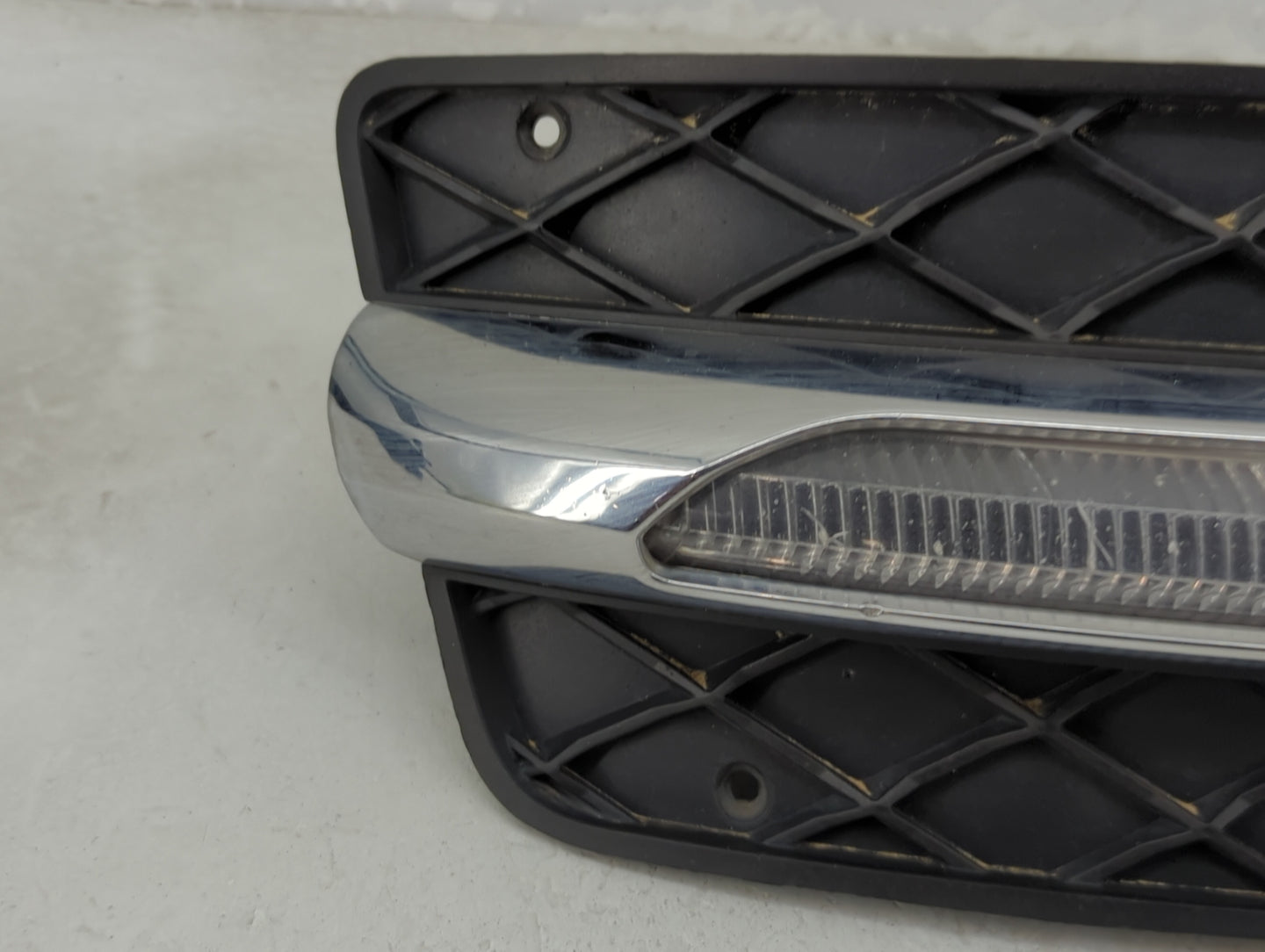 Mercedes C-class Passenger Right Oem Front Light Lamp Black - Oemusedautoparts1.com