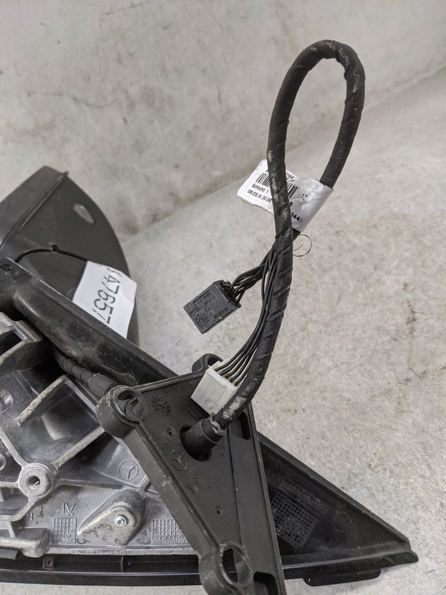 2015 Mercedes C-Class Passenger Side View Mirror - Right Door Mirror OEM Used - Oemusedautoparts1.com