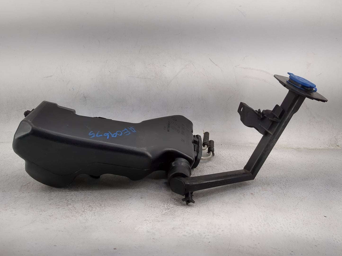Mercedes C300 Windshield Washer Fluid Reservoir Bottle - Oemusedautoparts1.com