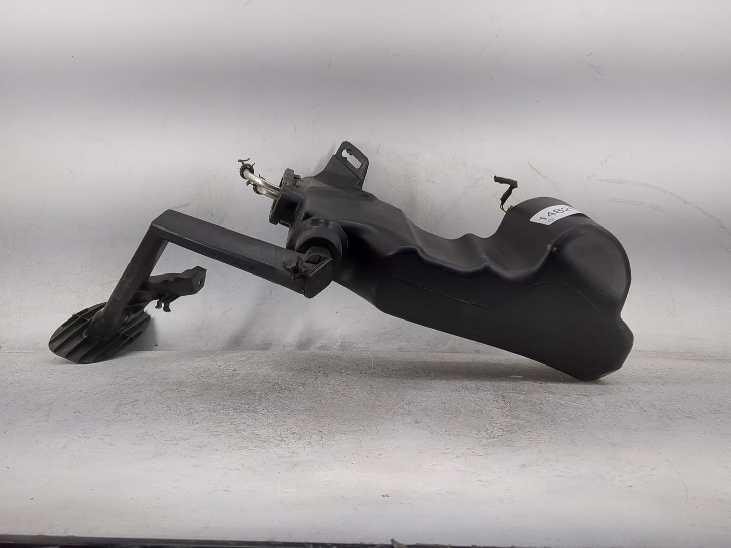 Mercedes C300 Windshield Washer Fluid Reservoir Bottle - Oemusedautoparts1.com