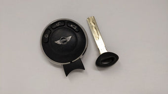 compare product Mini Keyless Entry Remote Fob Iyzkeyr5602 3 456 368-02 3 Buttons