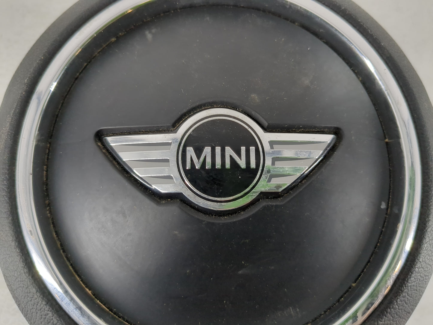 2016-2018 Mini Cooper Air Bag Driver Left Steering Wheel Mounted P/N:32685317001 Fits Fits 2016 2017 2018 OEM Used Auto Part