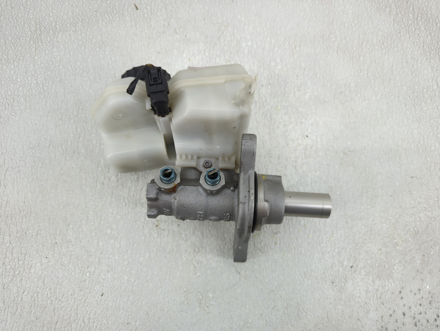 Mini Cooper Brake Master Cylinder 1310392 - Oemusedautoparts1.com
