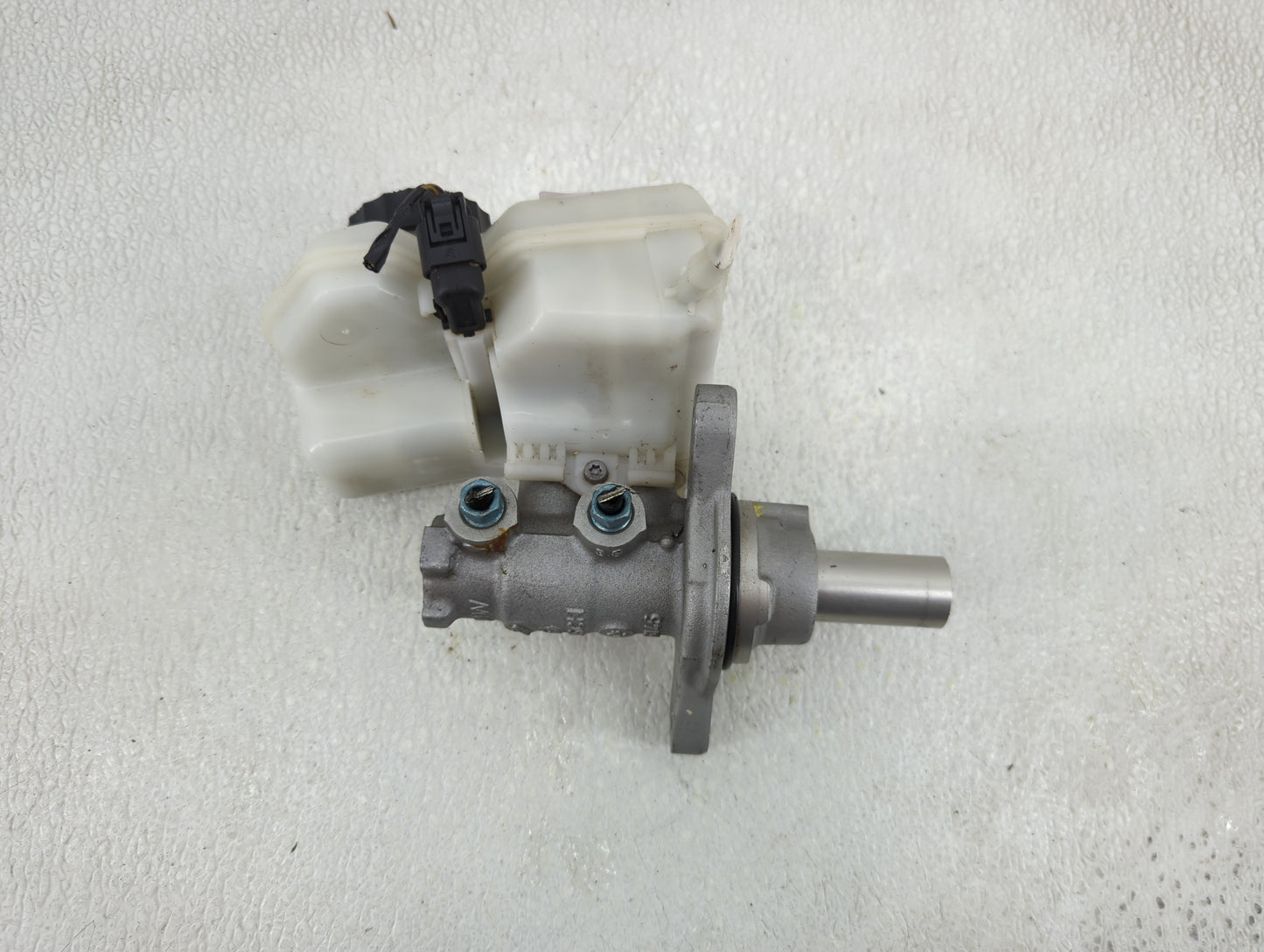 Mini Cooper Brake Master Cylinder 1310392 - Oemusedautoparts1.com