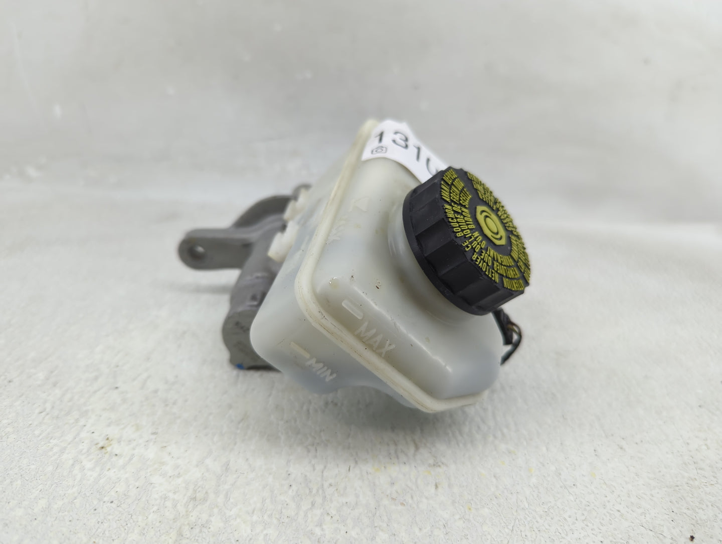 Mini Cooper Brake Master Cylinder 1310392 - Oemusedautoparts1.com