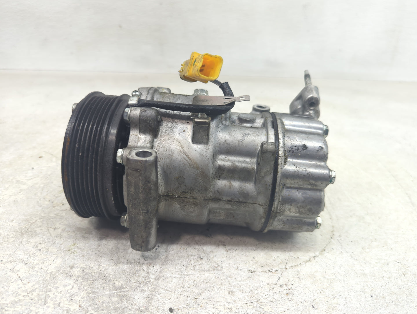 2009-2014 Mini Cooper Air Conditioning A/c Ac Compressor Oem - Oemusedautoparts1.com