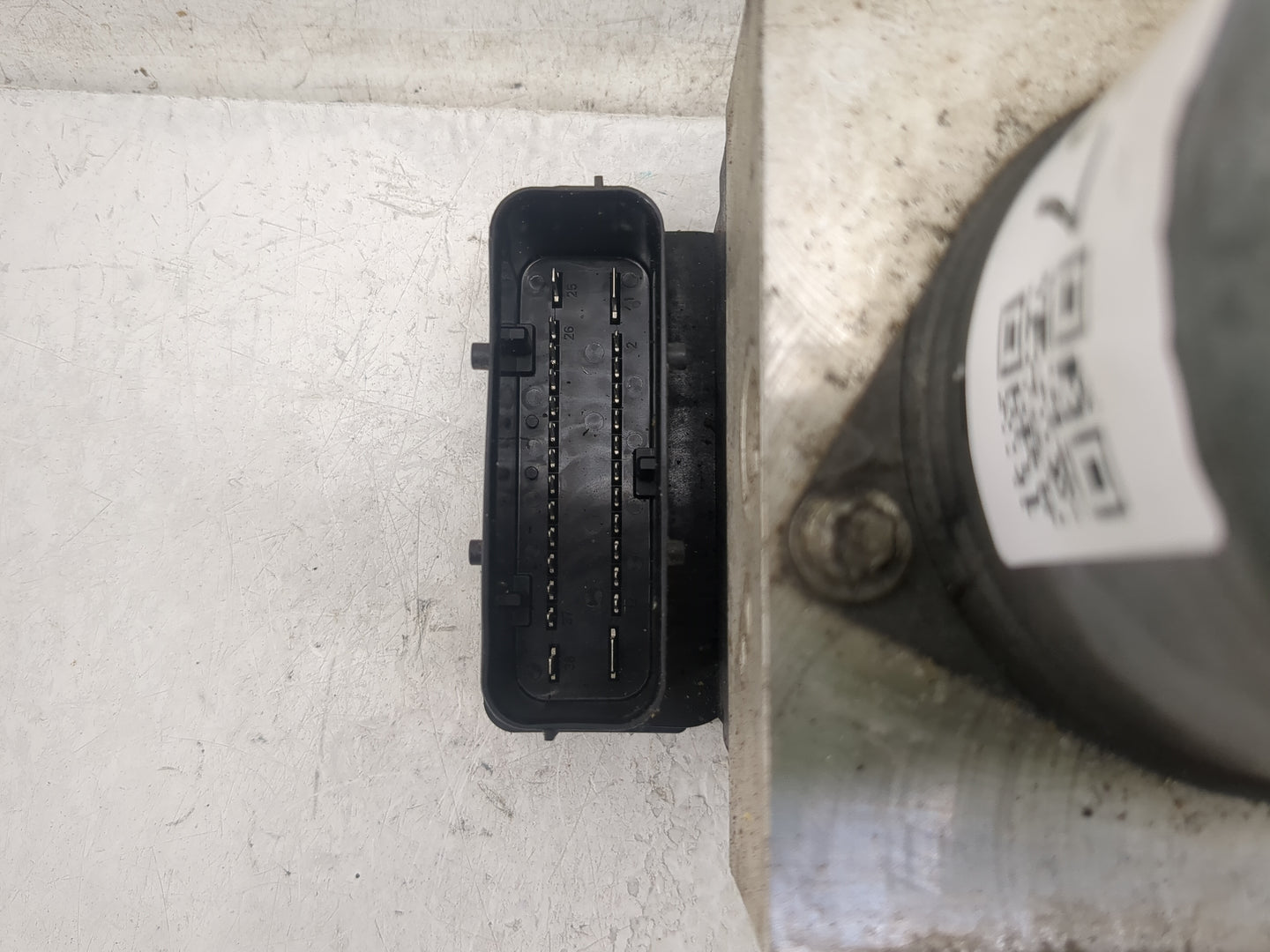 2013-2015 Mini Cooper Countryman ABS Pump Control Module Replacement P/N:6866011 54086588A Fits Fits 2013 2014 2015 OEM Used
