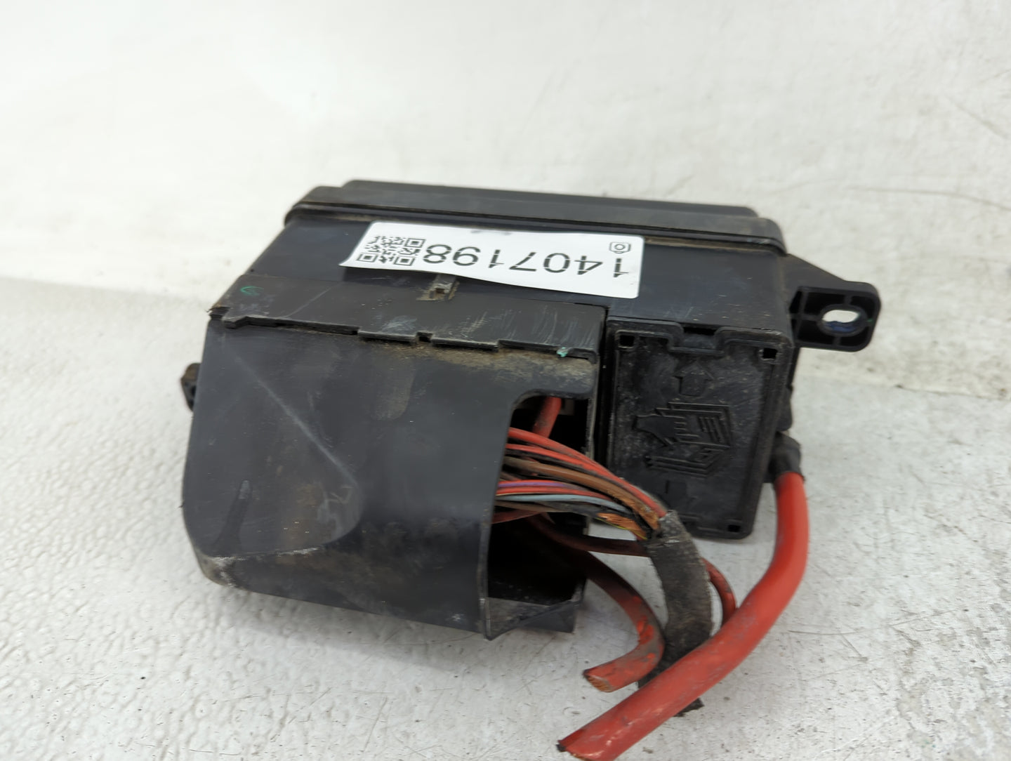 2012-2016 Mini Cooper Countryman Fusebox Fuse Box Panel Relay Module P/N:9240943-02 17236010 Fits OEM Used Auto Parts - Oemu