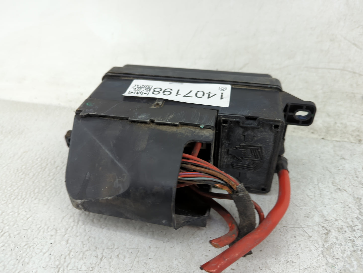 2012-2016 Mini Cooper Countryman Fusebox Fuse Box Panel Relay Module P/N:9240943-02 17236010 Fits OEM Used Auto Parts - Oemu