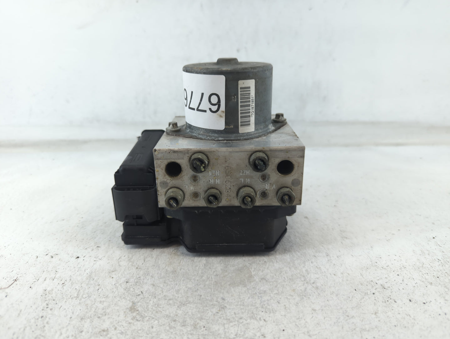 2013-2015 Mini Cooper Countryman ABS Pump Control Module Replacement P/N:3451 6866011 01 Fits Fits 2013 2014 2015 OEM Used A