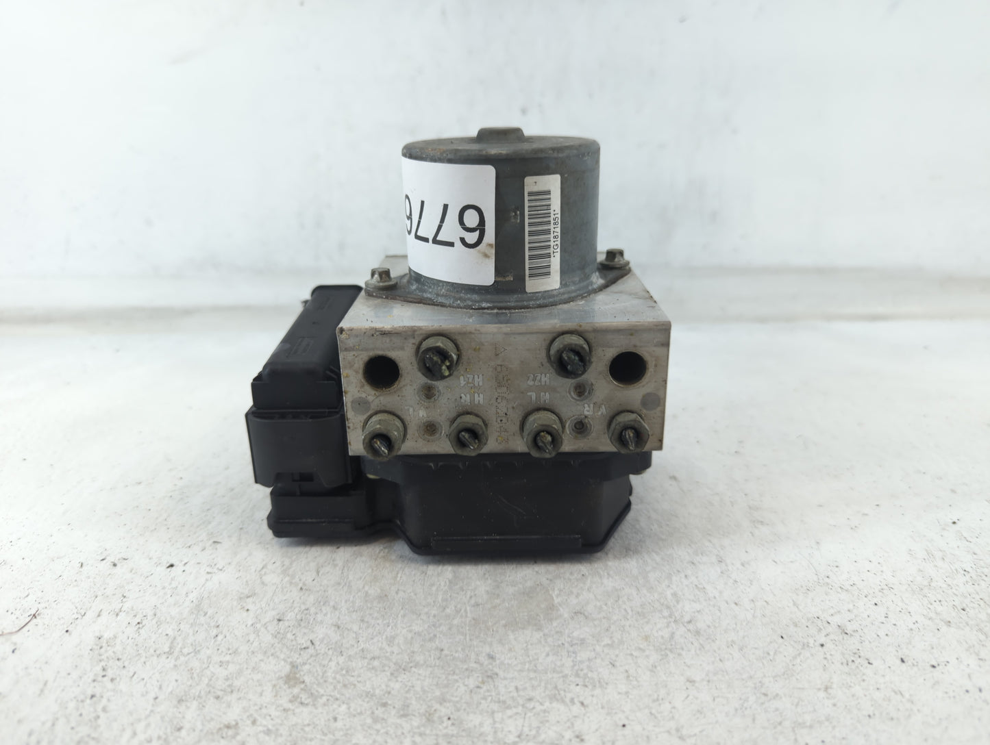 2013-2015 Mini Cooper Countryman ABS Pump Control Module Replacement P/N:3451 6866011 01 Fits Fits 2013 2014 2015 OEM Used A