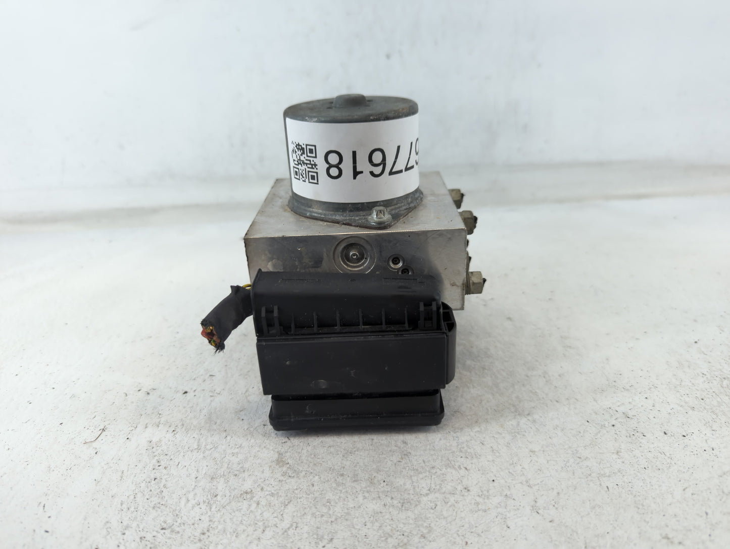 2013-2015 Mini Cooper Countryman ABS Pump Control Module Replacement P/N:3451 6866011 01 Fits Fits 2013 2014 2015 OEM Used A