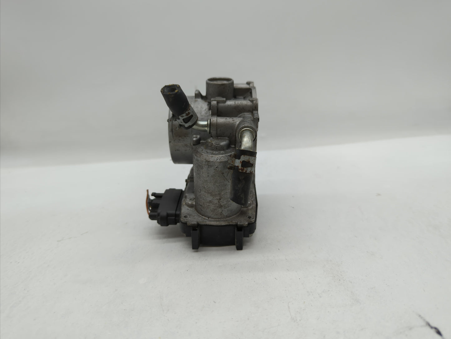 2015 Mitsubishi Lancer Throttle Body P/N:57021 6X05 0243 Fits OEM Used Auto Parts - Oemusedautoparts1.com