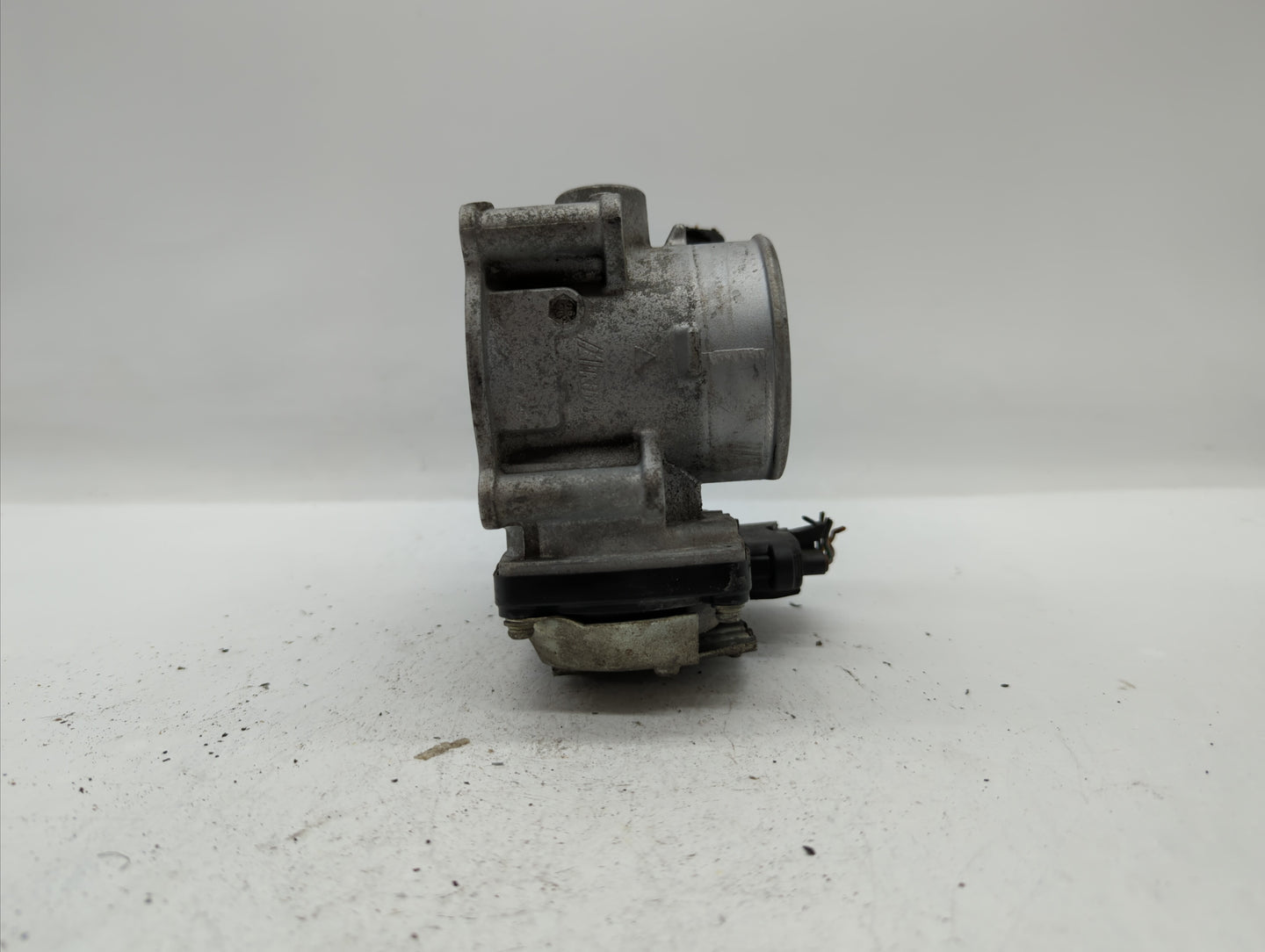 2015 Mitsubishi Lancer Throttle Body P/N:57021 6X05 0243 Fits OEM Used Auto Parts - Oemusedautoparts1.com