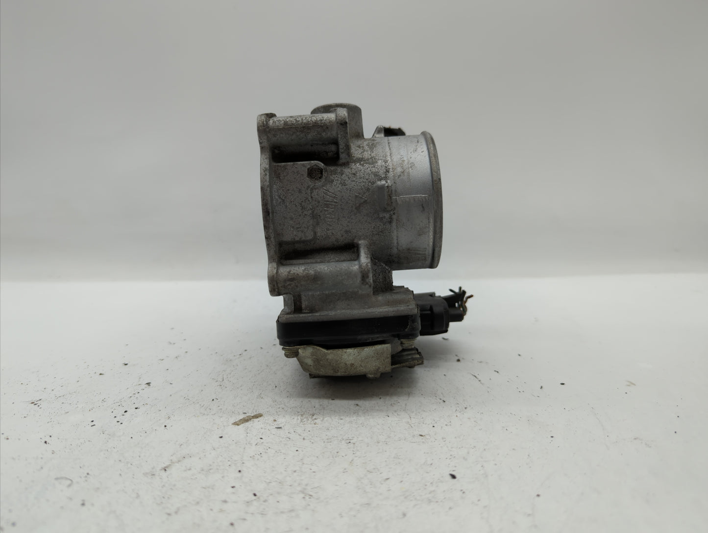 2015 Mitsubishi Lancer Throttle Body P/N:57021 6X05 0243 Fits OEM Used Auto Parts - Oemusedautoparts1.com