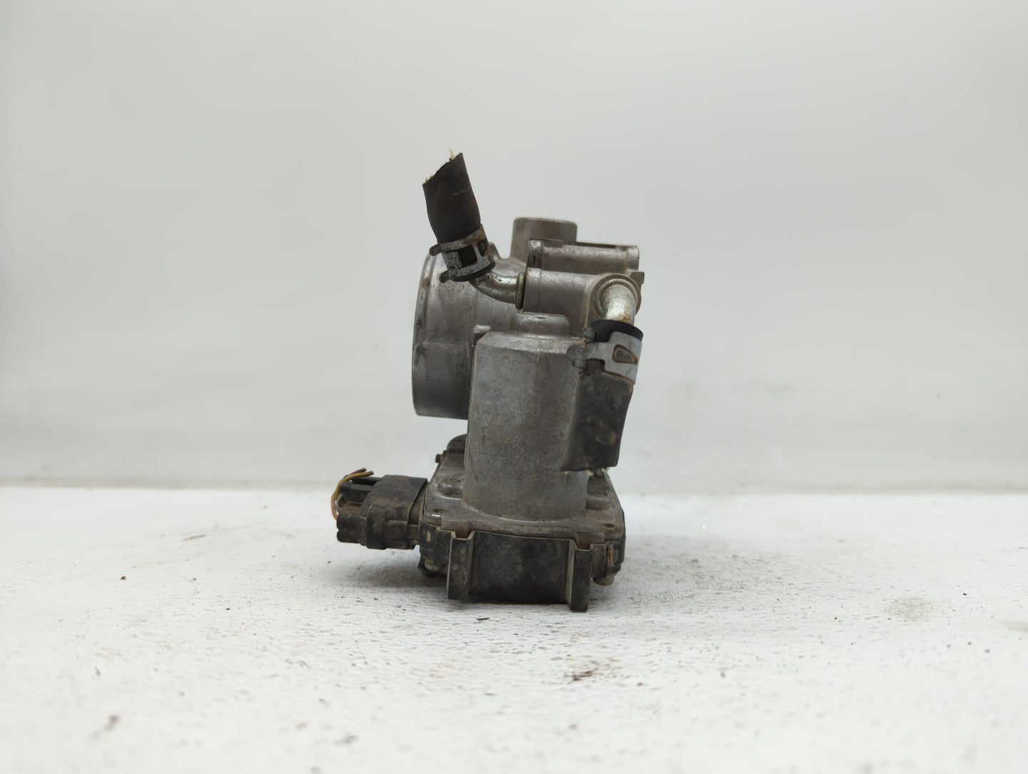 2015 Mitsubishi Lancer Throttle Body P/N:67021-B Fits OEM Used Auto Parts - Oemusedautoparts1.com
