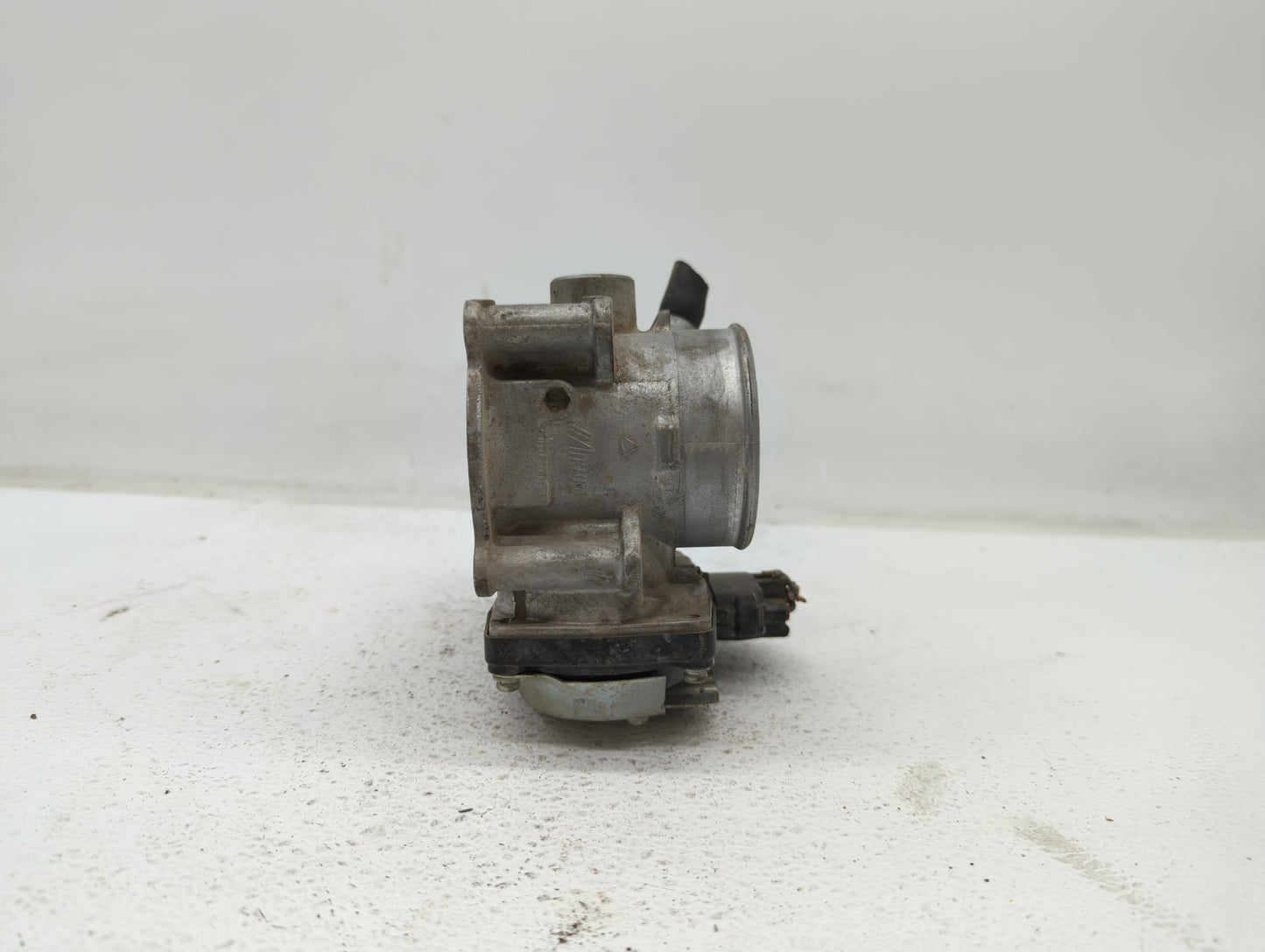2015 Mitsubishi Lancer Throttle Body P/N:67021-B Fits OEM Used Auto Parts - Oemusedautoparts1.com