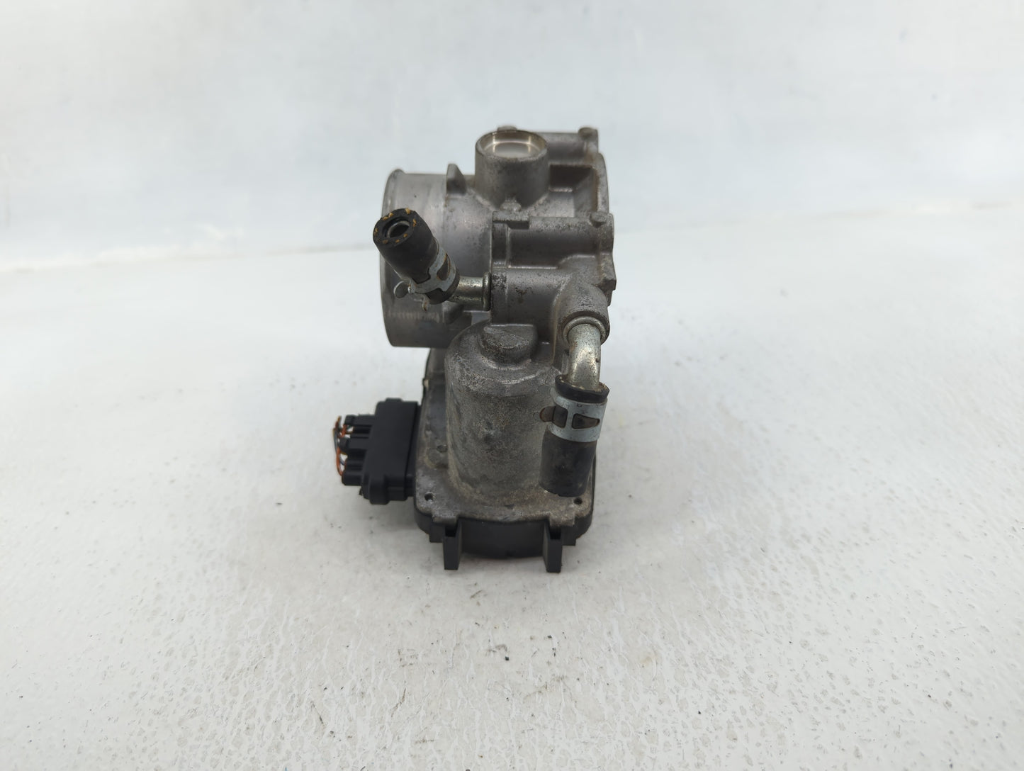 2015 Mitsubishi Lancer Throttle Body P/N:67021-B Fits OEM Used Auto Parts - Oemusedautoparts1.com