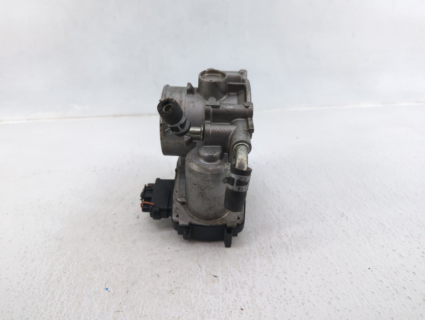 2015 Mitsubishi Lancer Throttle Body P/N:67021-B Fits OEM Used Auto Parts - Oemusedautoparts1.com