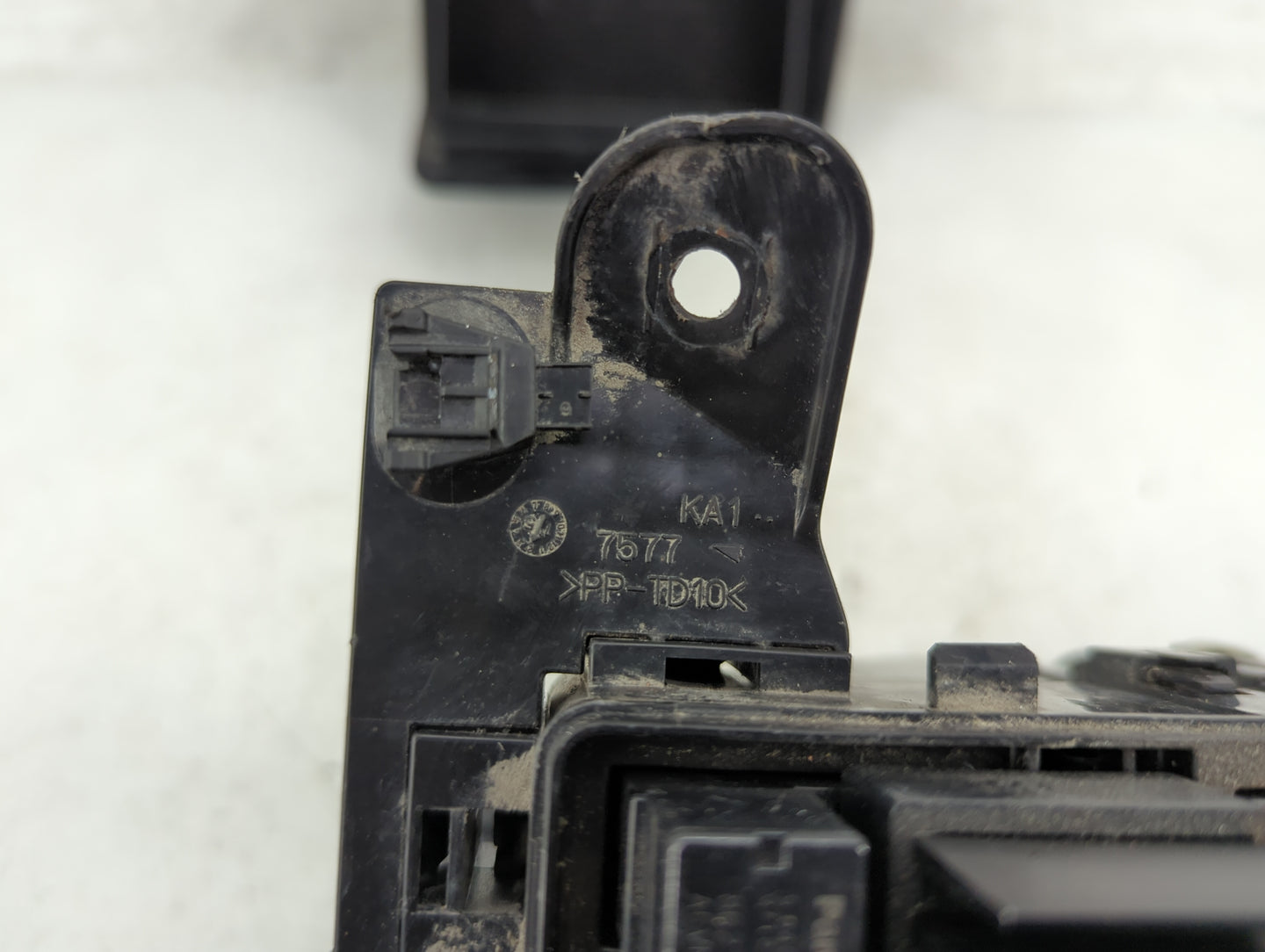2014 Mitsubishi Mirage Fusebox Fuse Box Panel Relay Module Fits OEM Used Auto Parts - Oemusedautoparts1.com