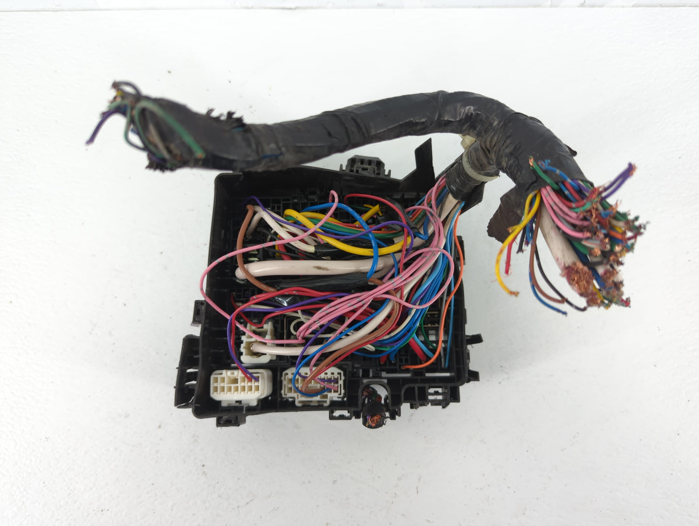 2014 Mitsubishi Mirage Fusebox Fuse Box Panel Relay Module Fits OEM Used Auto Parts - Oemusedautoparts1.com