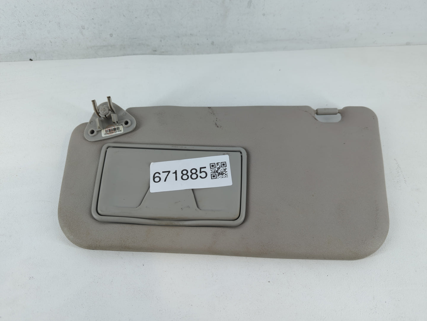 2014 Mitsubishi Mirage Sun Visor Shade Replacement Passenger Right Mirror Fits OEM Used Auto Parts - Oemusedautoparts1.com