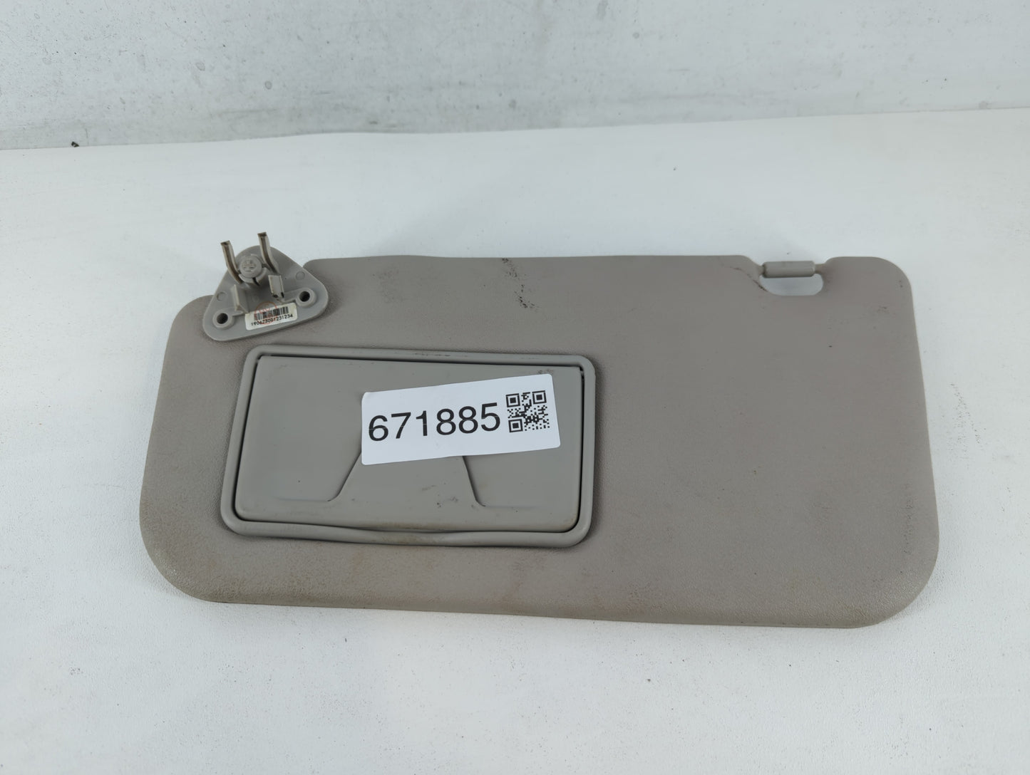 2014 Mitsubishi Mirage Sun Visor Shade Replacement Passenger Right Mirror Fits OEM Used Auto Parts - Oemusedautoparts1.com
