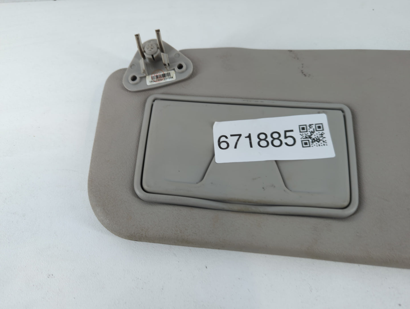 2014 Mitsubishi Mirage Sun Visor Shade Replacement Passenger Right Mirror Fits OEM Used Auto Parts - Oemusedautoparts1.com