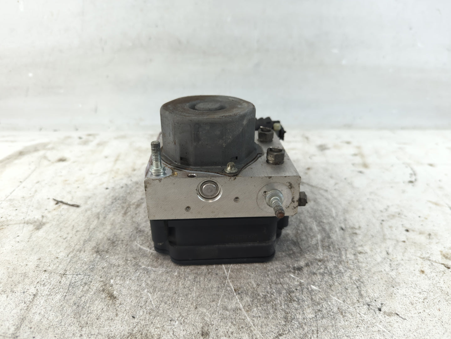 2015 Mitsubishi Mirage ABS Pump Control Module Replacement P/N:B08 150317/1/0300, 4670B117 Fits OEM Used Auto Parts - Oemuse