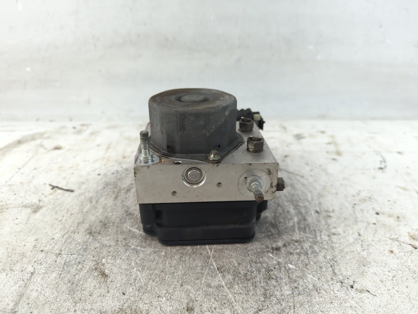 2015 Mitsubishi Mirage ABS Pump Control Module Replacement P/N:B08 150317/1/0300, 4670B117 Fits OEM Used Auto Parts - Oemuse