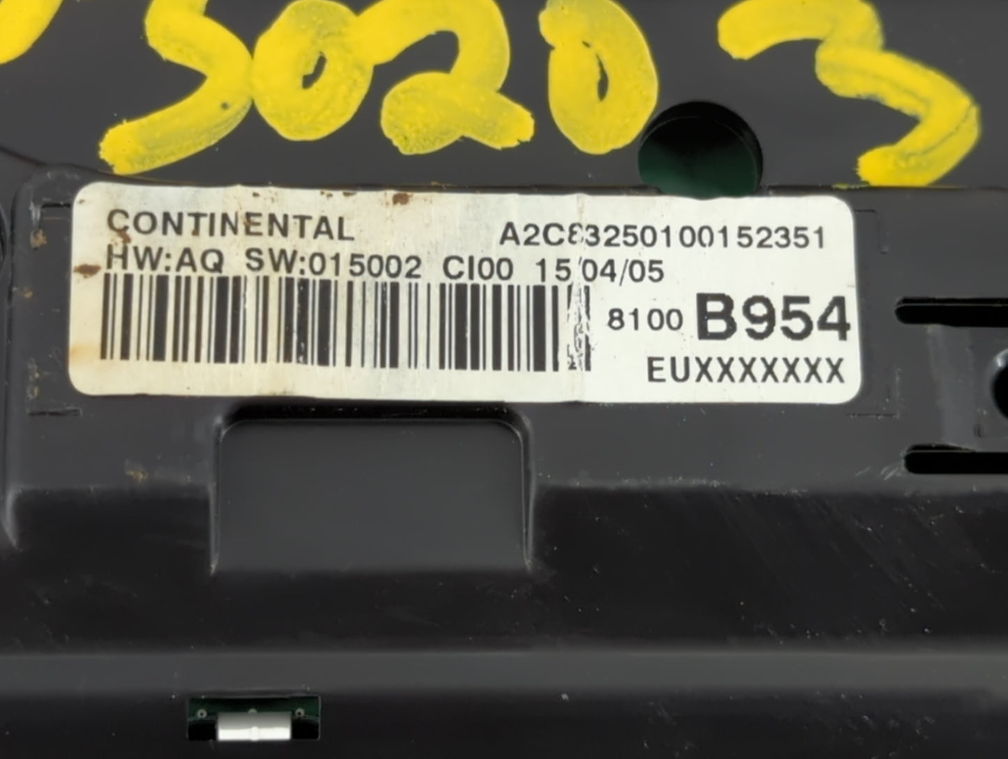 2014-2015 Mitsubishi Outlander Instrument Cluster Speedometer Gauges P/N:8100B954 Fits Fits 2014 2015 OEM Used Auto Parts - 