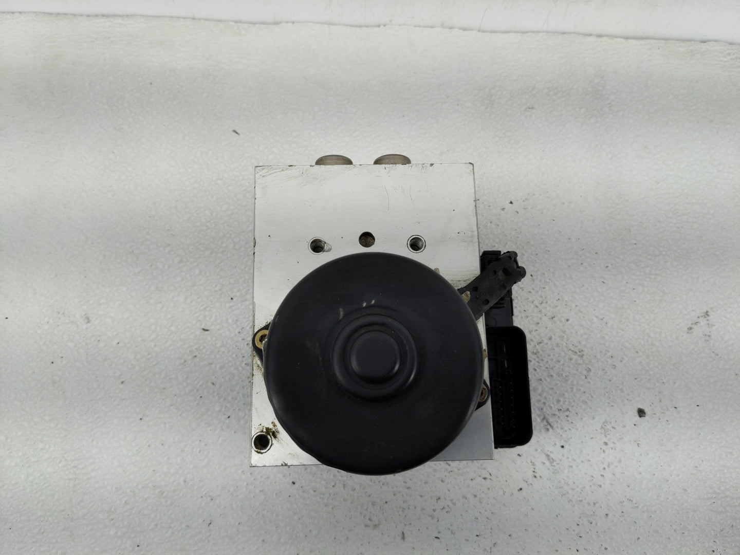 2015 Mitsubishi Outlander ABS Pump Control Module Replacement Fits OEM Used Auto Parts - Oemusedautoparts1.com