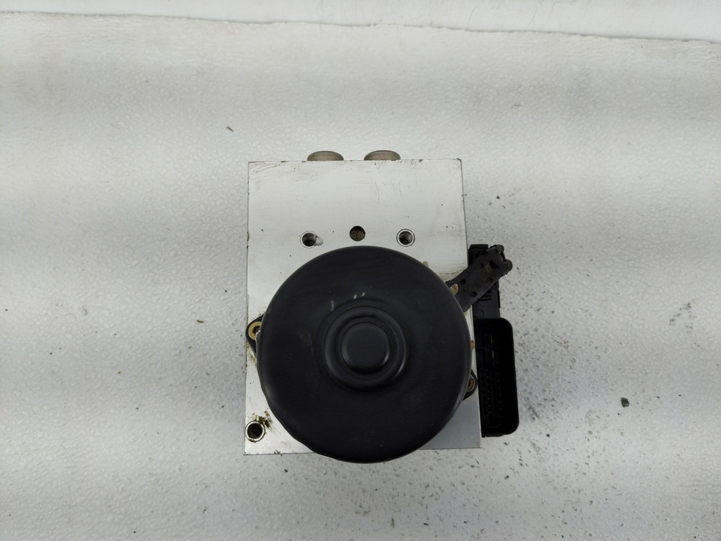 2015 Mitsubishi Outlander ABS Pump Control Module Replacement Fits OEM Used Auto Parts - Oemusedautoparts1.com