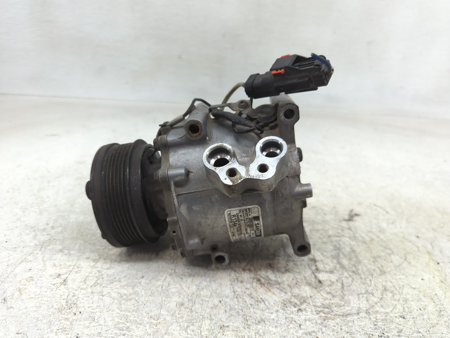2009-2016 Mitsubishi Outlander Air Conditioning A/c Ac Compressor Oem - Oemusedautoparts1.com