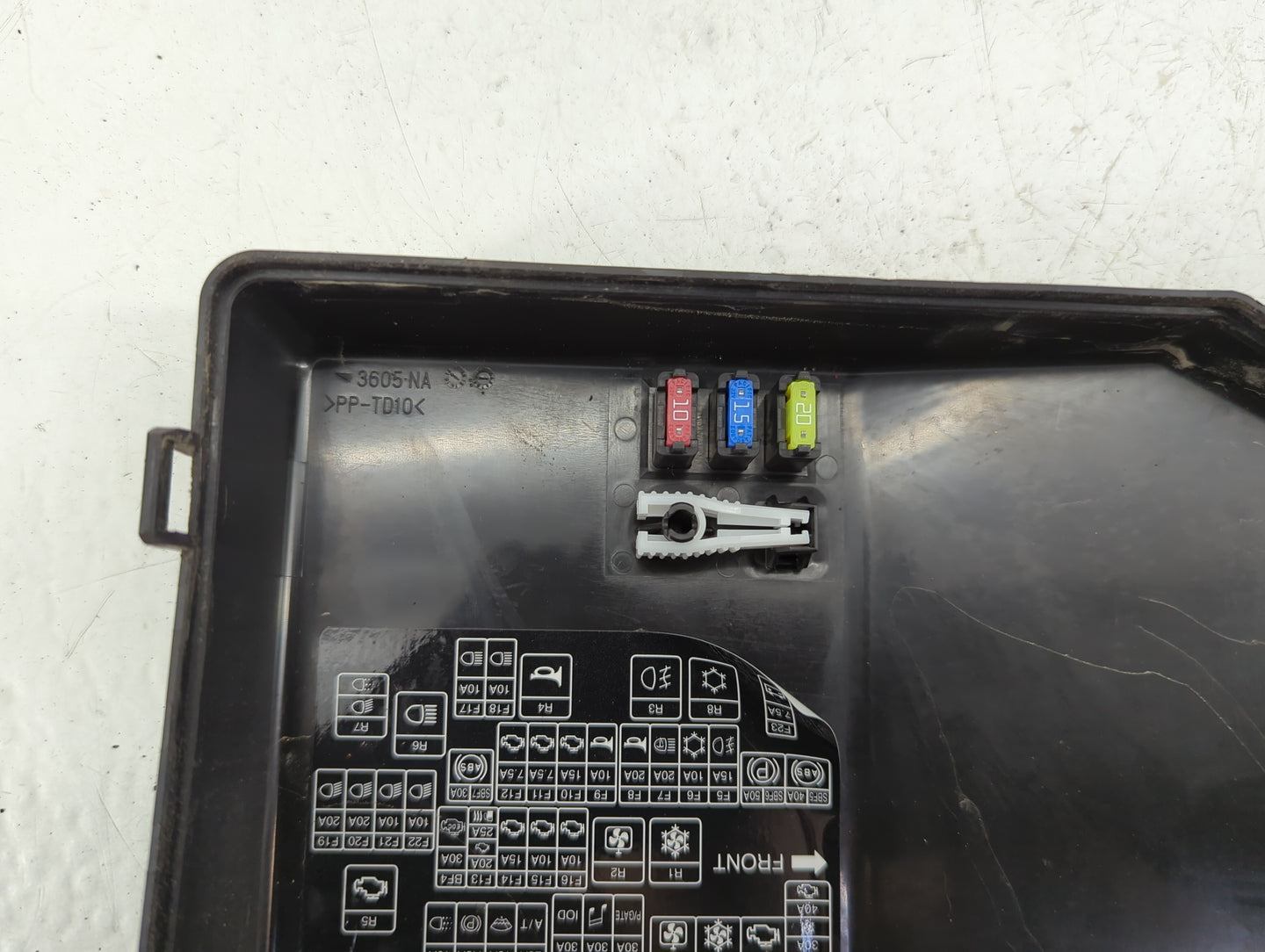 2014-2016 Mitsubishi Outlander Fusebox Fuse Box Panel Relay Module P/N:8637A887 Fits Fits 2014 2015 2016 OEM Used Auto Parts