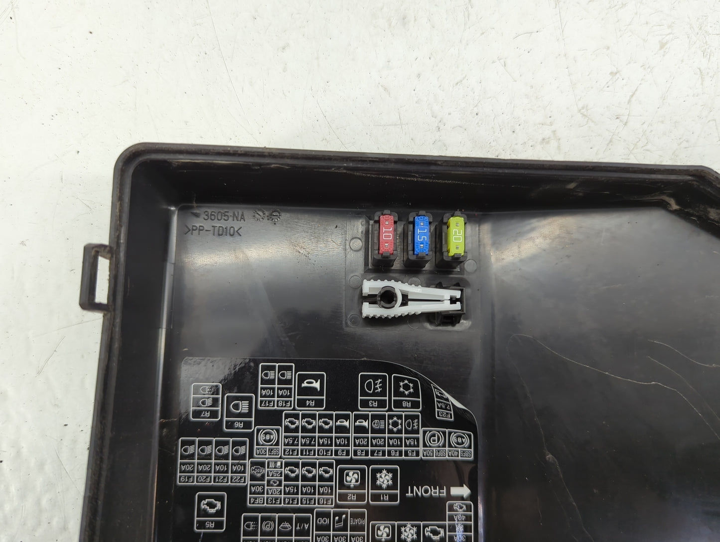 2014-2016 Mitsubishi Outlander Fusebox Fuse Box Panel Relay Module P/N:8637A887 Fits Fits 2014 2015 2016 OEM Used Auto Parts