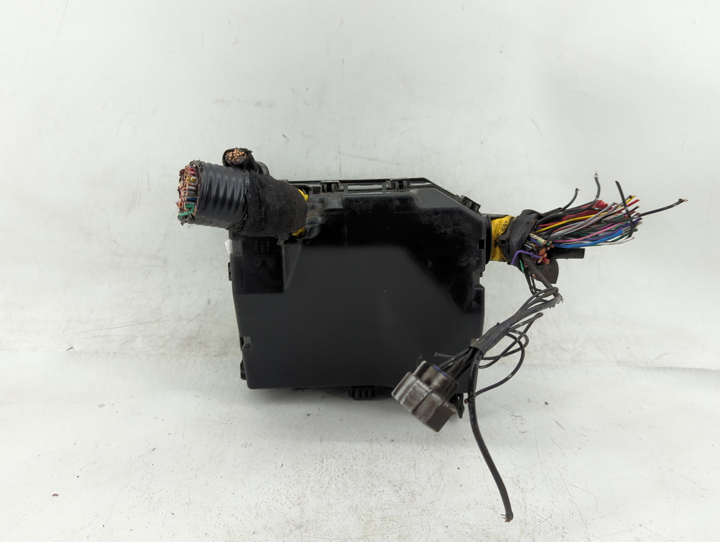 2014-2016 Mitsubishi Outlander Fusebox Fuse Box Panel Relay Module P/N:8637A887 Fits Fits 2014 2015 2016 OEM Used Auto Parts