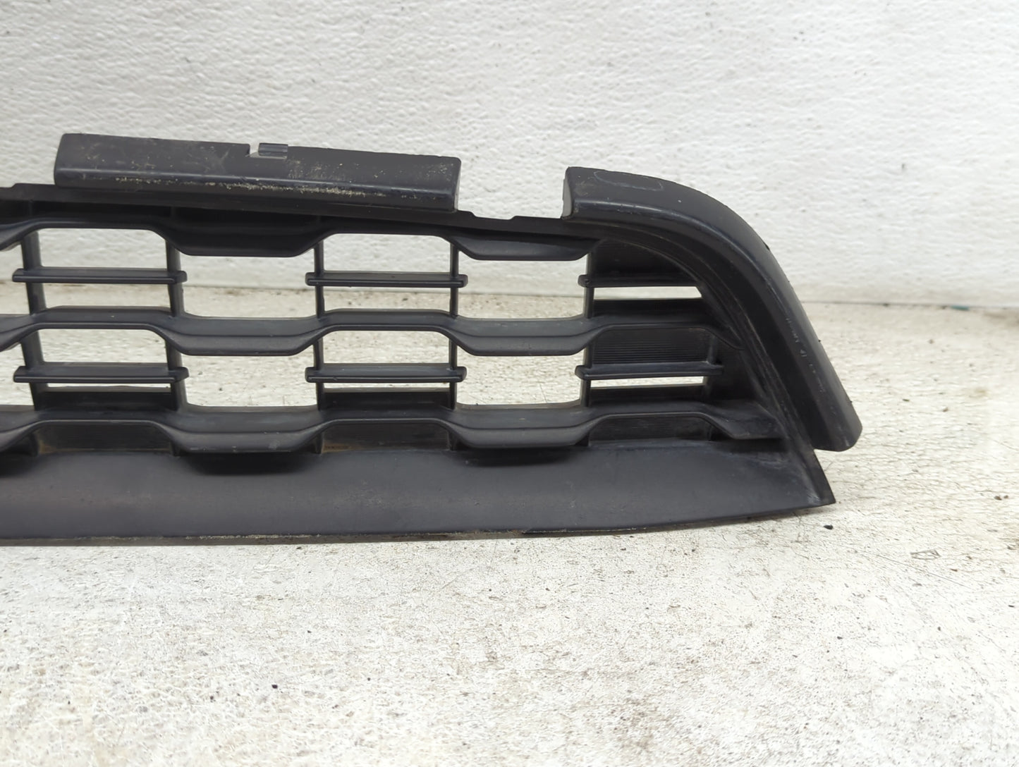 2015-2015 Mitsubishi Outlander Front Grille Bumper Not Included - Oemusedautoparts1.com