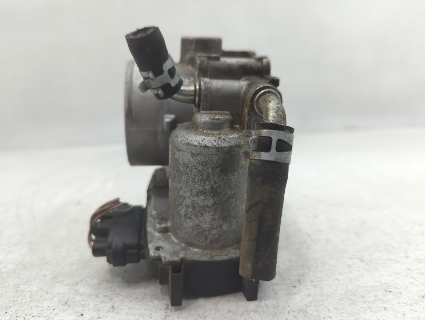 2013-2017 Mitsubishi Outlander Throttle Body P/N:5219 1210 57021 Fits Fits 2013 2014 2015 2016 2017 OEM Used Auto Parts - Oe