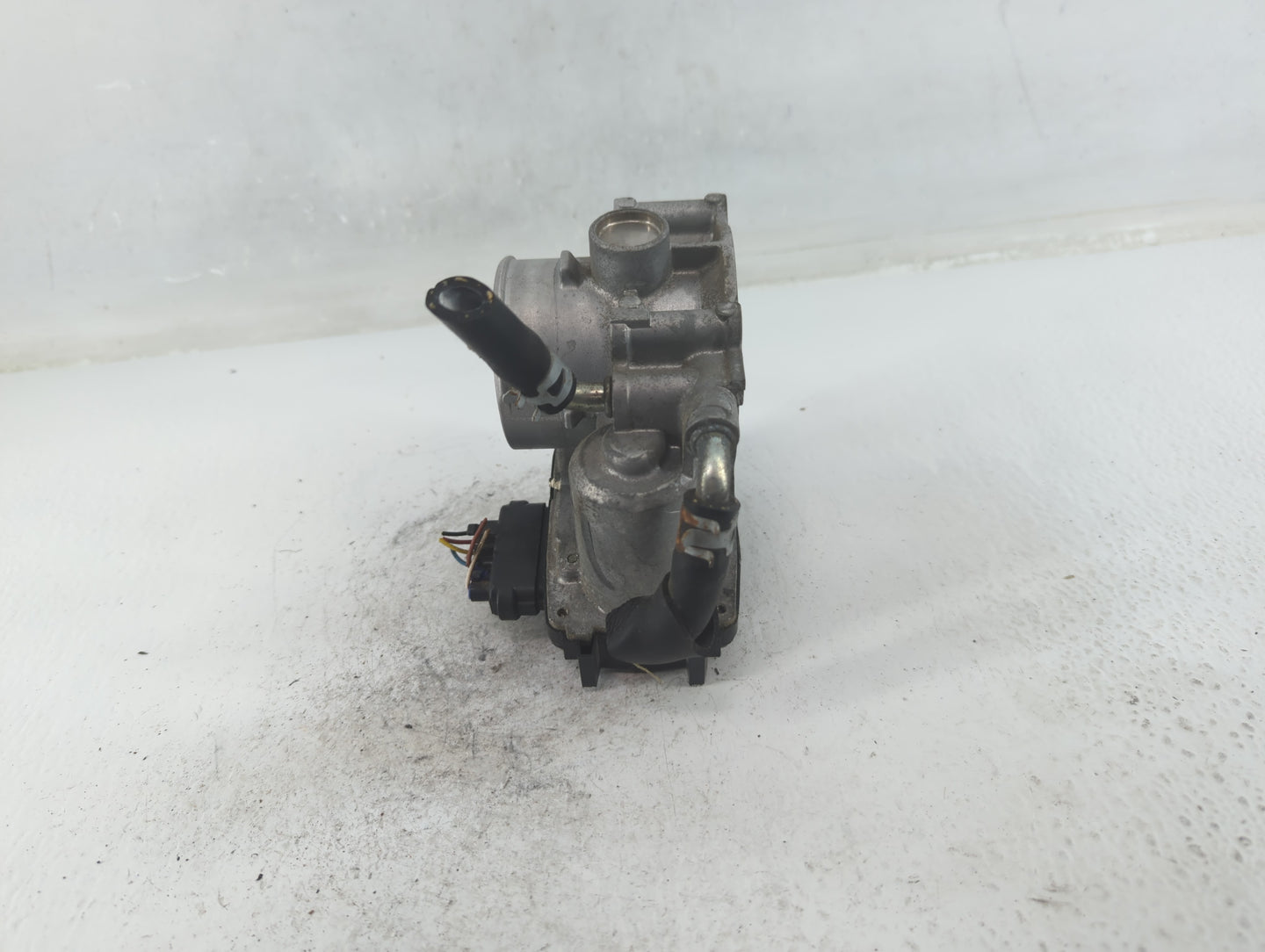 2013-2017 Mitsubishi Outlander Throttle Body Fits Fits 2013 2014 2015 2016 2017 OEM Used Auto Parts - Oemusedautoparts1.com