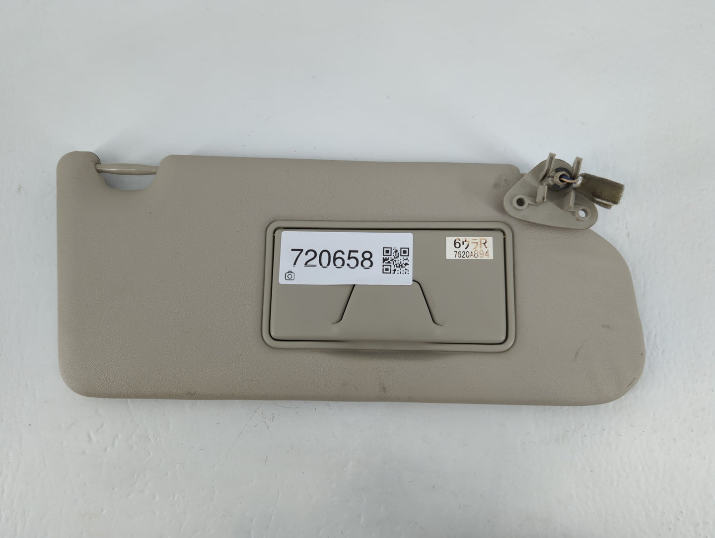 2014-2015 Mitsubishi Outlander Sun Visor Shade Replacement Passenger Right Mirror Fits Fits 2014 2015 OEM Used Auto Parts - 