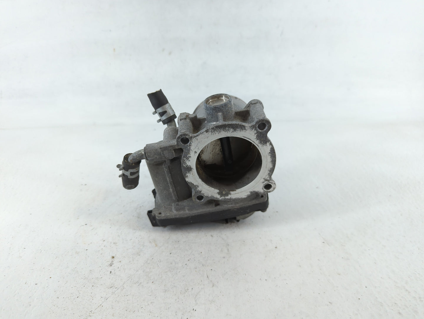 2013-2017 Mitsubishi Outlander Throttle Body Fits Fits 2013 2014 2015 2016 2017 OEM Used Auto Parts - Oemusedautoparts1.com