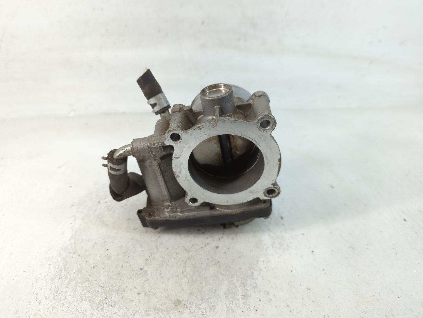 2013-2017 Mitsubishi Outlander Throttle Body Fits Fits 2013 2014 2015 2016 2017 OEM Used Auto Parts - Oemusedautoparts1.com