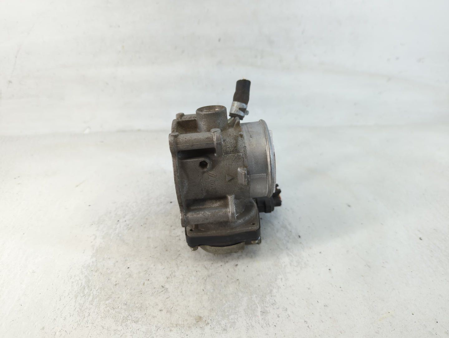 2013-2017 Mitsubishi Outlander Throttle Body Fits Fits 2013 2014 2015 2016 2017 OEM Used Auto Parts - Oemusedautoparts1.com