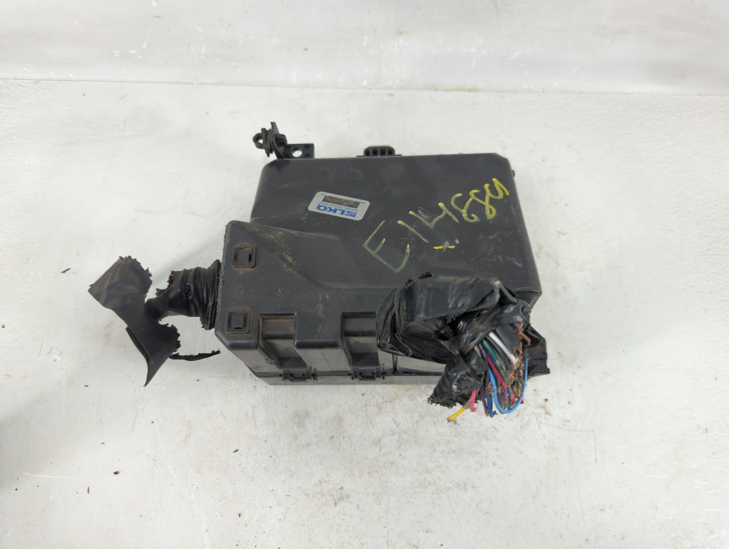 2012-2017 Mitsubishi Outlander Sport Fusebox Fuse Box Panel Relay Module P/N:8565A268 Fits Fits 2012 2013 2014 2015 2016 201