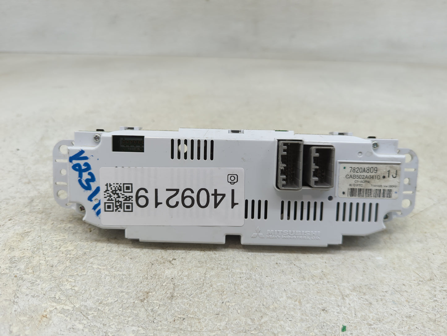 2013-2017 Mitsubishi Outlander Sport Climate Control Module Temperature AC/Heater Replacement P/N:7820A809 Fits OEM Used Aut