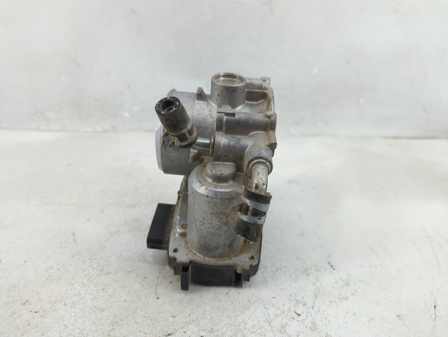 2013-2017 Mitsubishi Outlander Sport Throttle Body Fits Fits 2013 2014 2015 2016 2017 OEM Used Auto Parts - Oemusedautoparts