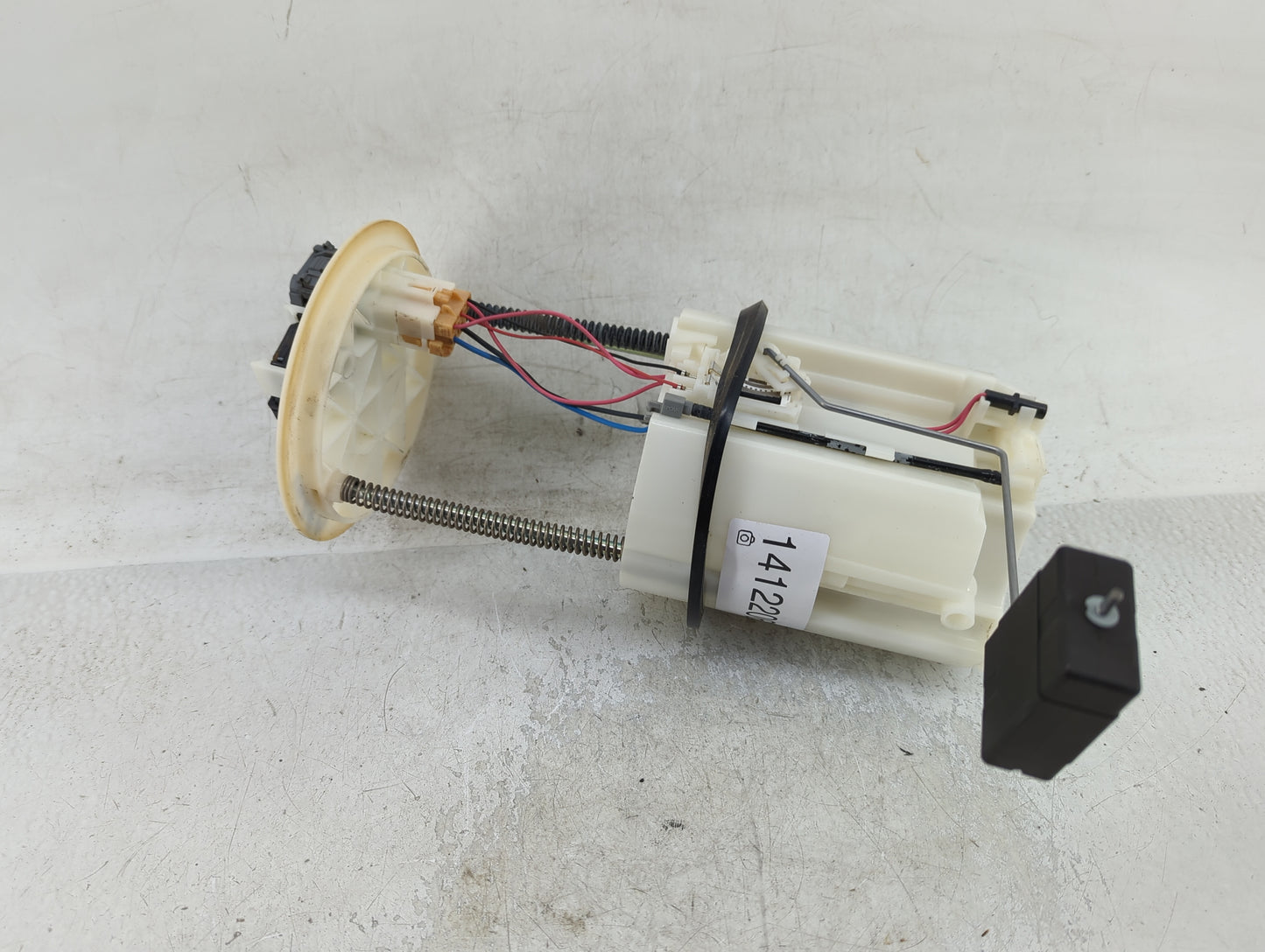 2014-2015 Mitsubishi Outlander Sport Electrical Gas Fuel Pump Assembly - Oemusedautoparts1.com