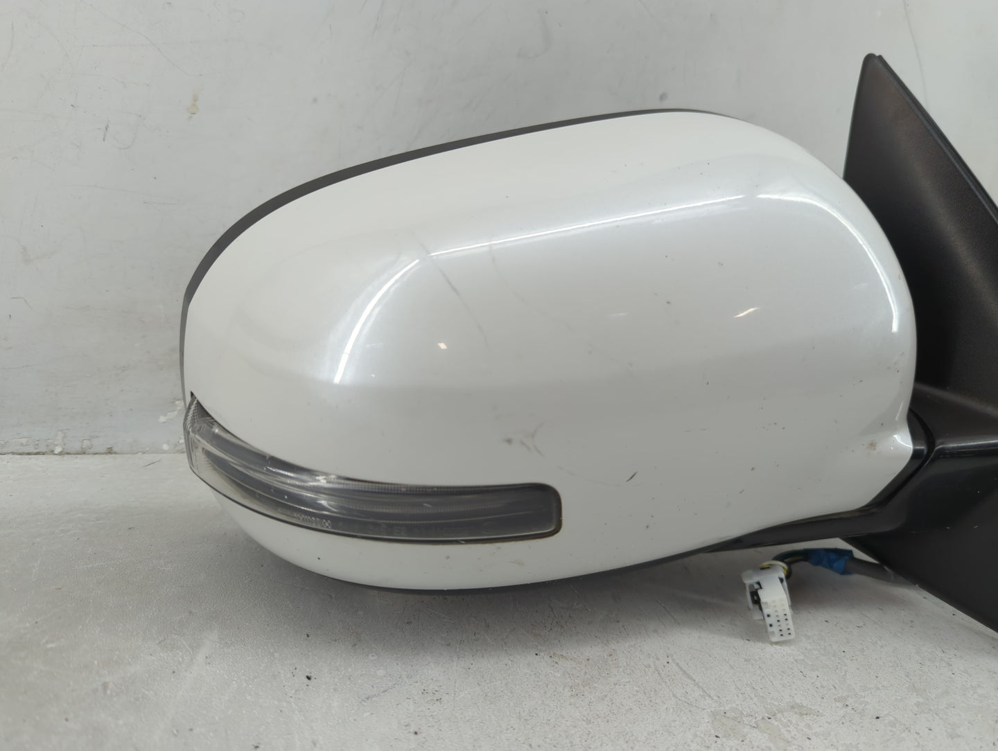2015-2017 Mitsubishi Outlander Sport Passenger Side View Mirror - Right Door Mirror OEM Used - Oemusedautoparts1.com