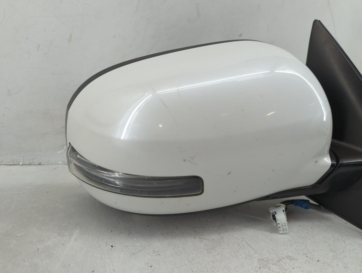 2015-2017 Mitsubishi Outlander Sport Passenger Side View Mirror - Right Door Mirror OEM Used - Oemusedautoparts1.com